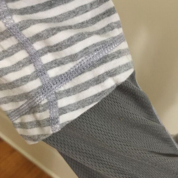 MPG Pull Over active Top! Thumb holes! Soft cozy - Picture 6 of 8